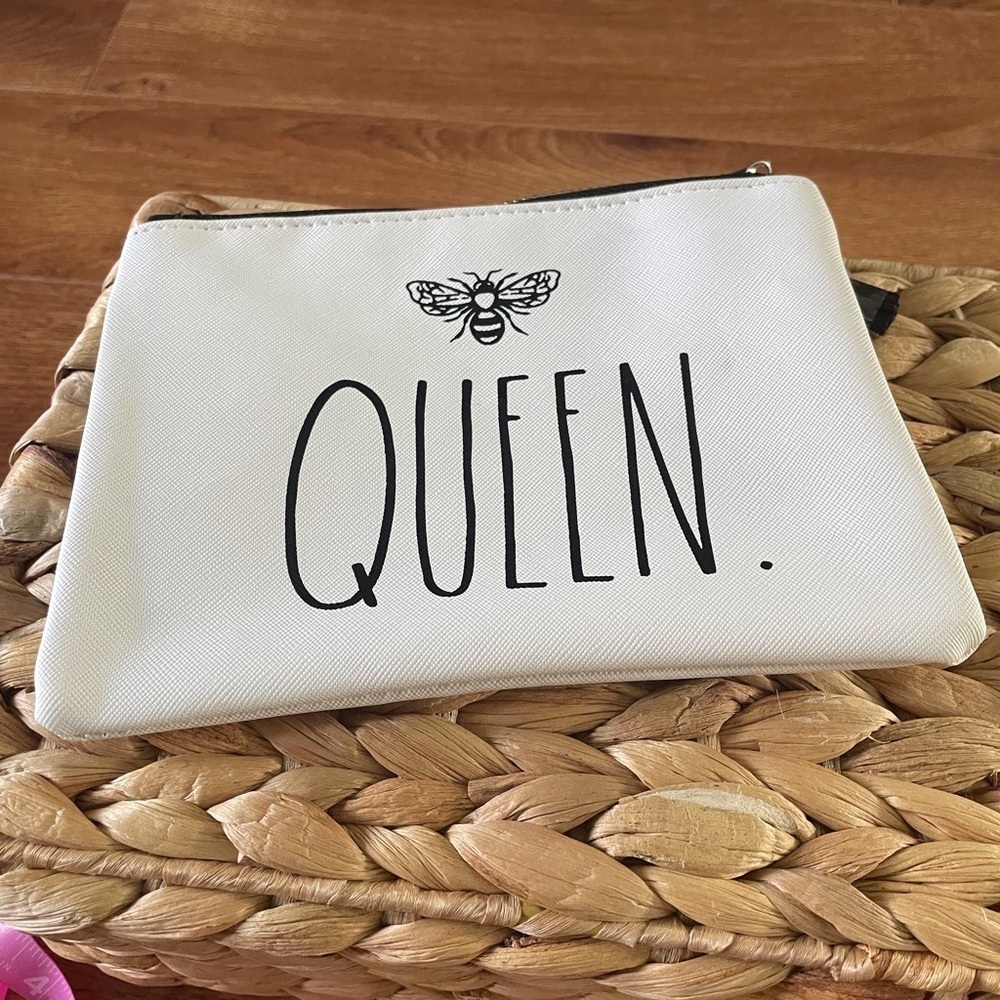 Rae Dunn Queen zipper pouch 7.5" x 6"